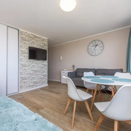 Avis - Skwer Kosciuszki 34a * Gdynia