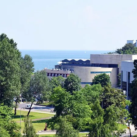 Avis - Skwer Kosciuszki 34a * Gdynia