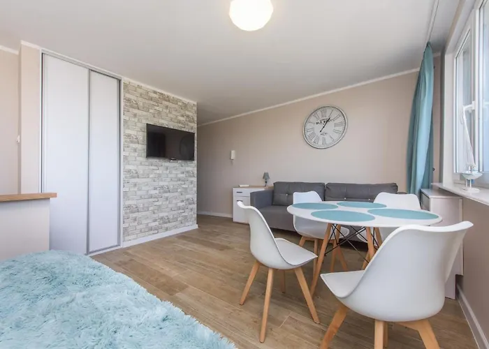 Avis - Skwer Kosciuszki 34a * Gdynia